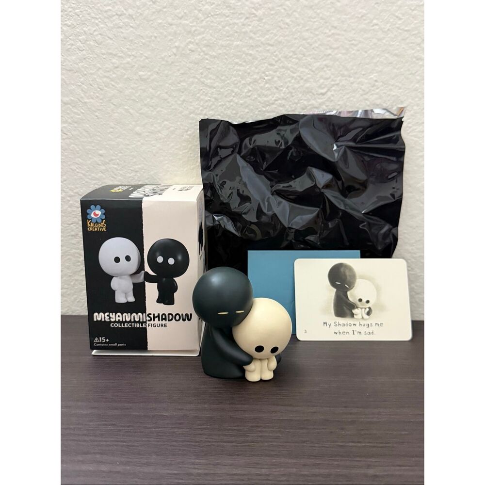 Kaleidos Creative Meyanmi Shadow Blind Box Figure - Hug
